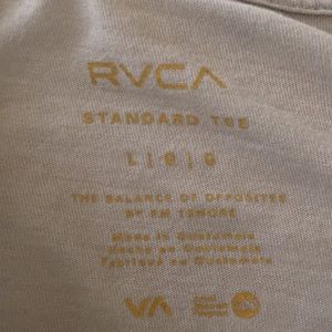 RVCA Shirts - RVCA TEE RVCA Shirts - RVCA TEE